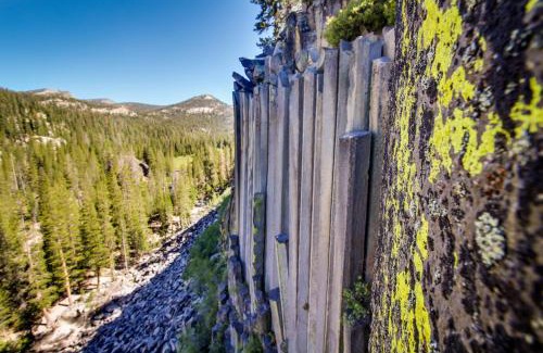 Mammoth Lakes Apartment | Relax at Sherwin Villas 39 with Pool and Hot Tub Access