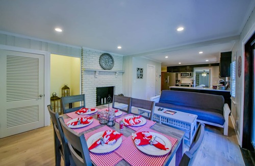 Tuscaloosa House | Enjoy Sherwood House: Steps from Stadium & Pet Friendly!
