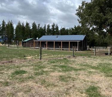 Hanmer Springs House | Cozy Family Retreat at Sherwood Ranch Cottages
