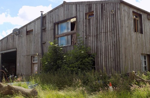 Compton Martin Apartment | Family-Friendly Stay at Shetland Arc, Fernhill Farm