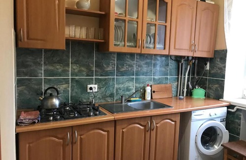 Maliyevtsy House | Comfortable Shevchenka Guest House Near Academy with Kitchen