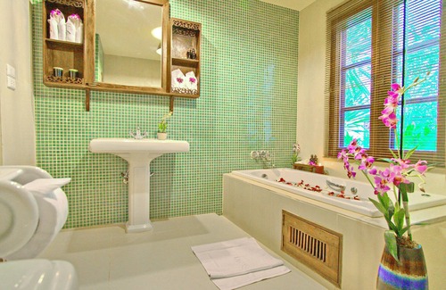 Wat Ket Resort | Relax at Shewe Wana Suite Resort: 4-Star Retreat Awaits