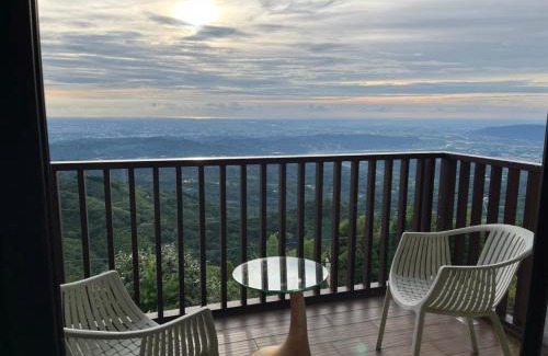 Zhushan House | Shi Home 1639: Family-Friendly Stay with Breakfast Included