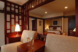 Ueno Resort | Elegant Shigira Bayside Suite Allamanda with Oceanfront Views