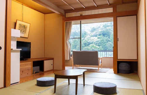 Komono House | Relax at Shikanoyu Hotel: Eco-Friendly Stay with Spa & Dining