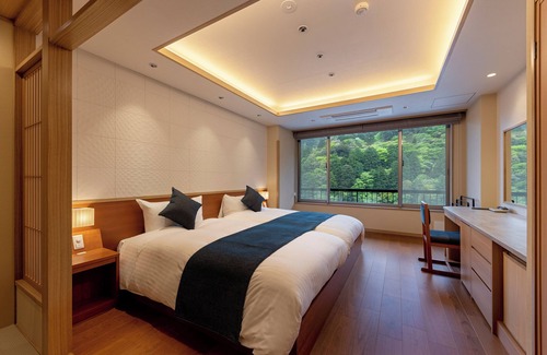 Komono House | Relax at Shikanoyu Hotel: Eco-Friendly Stay with Spa & Dining