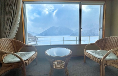 Shikaoi House | Serene Shikaribetsu Lakeside Onsen Hotel with Hot Tub