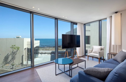Downtown Hotel | Experience Comfort at Shilla Stay Plus Iho Tewoo Ocean Front