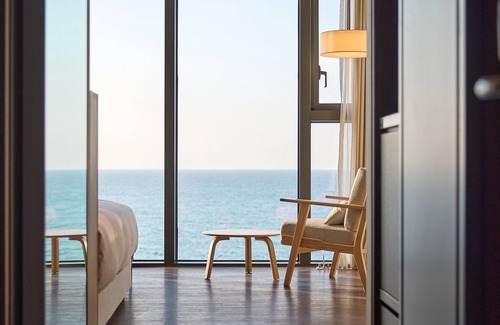 Downtown Hotel | Experience Comfort at Shilla Stay Plus Iho Tewoo Ocean Front