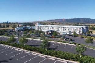Altamont Hotel | Comfortable Stay at Shilo Inn Suites Klamath Falls