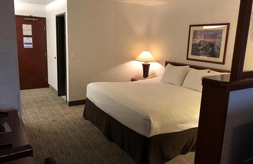 Altamont Hotel | Comfortable Stay at Shilo Inn Suites Klamath Falls