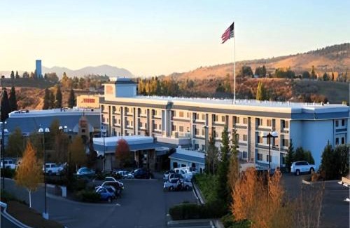 Altamont Hotel | Comfortable Stay at Shilo Inn Suites Klamath Falls