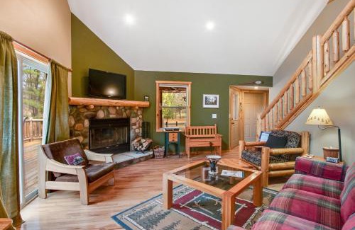 Nekoosa House | Shiloh: Family-Friendly Stays with Pet-Friendly Perks