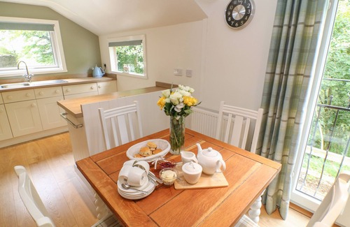 Sticklepath Cottage | Cozy SHILSTONE LODGE: Pet-Friendly Cottage in Chagford