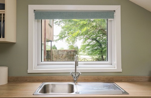 Sticklepath Cottage | Cozy SHILSTONE LODGE: Pet-Friendly Cottage in Chagford