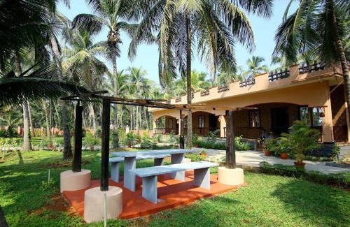 Tonse West House | Idyllic Shimmering View: Pet-Friendly with 9.3 Guest Rating
