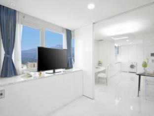 Seogwipo City Hotel | Beautiful Shin Shin Hotel Jeju Ocean with Stunning Views