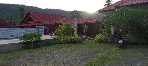 Maret Cabin | Oceanfront Shine of Hill in Koh Samui with Spa & Dining