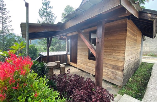 Pasirjambu Cabin | Discover Shine River Ciwidey: Family-Friendly Retreat