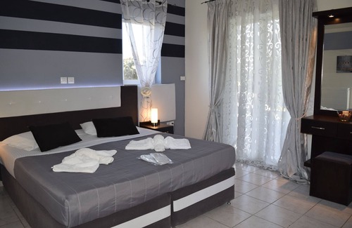 Skala Kallonis House | Oceanfront Shine Studios: Guest Rated 9.8 with Free Breakfast