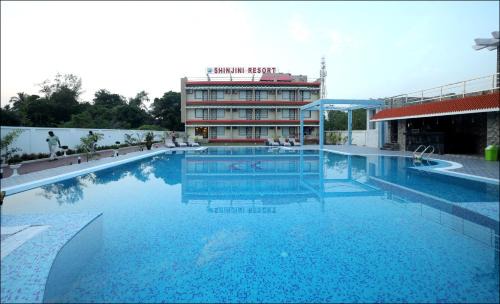 Mandarmani Hotel | Inviting Shinjini Resort with Pool and Family Amenities