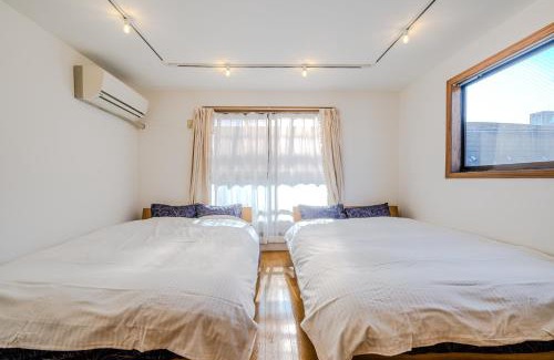 Okubo House | Convenient Shinjuku Hotel: 5 Min Walk from the Station