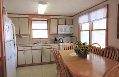 Ship Bottom Apartment | Beachfront Duplex in Ship Bottom - Kid-Friendly Escape