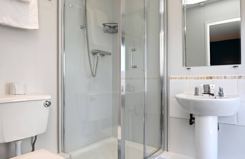 Tan-y-groes Hotel | Discover Ship Inn: Family-Friendly Retreat with Breakfast