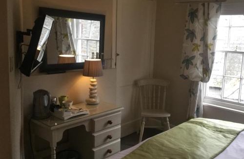 Mevagissey Hotel | Pet-Friendly Getaway at Ship Inn with Onsite Dining