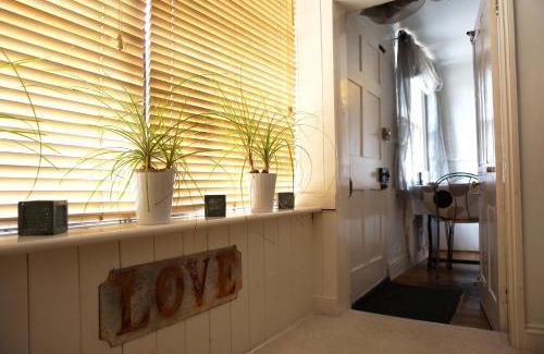 Clare House | Discover Ship Stores Guest House: 4-Star Rated Retreat
