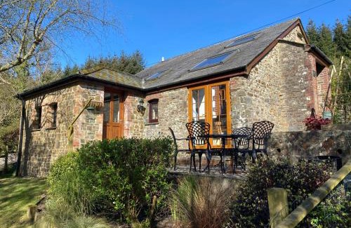 Hartland House | Explore Shipload Cottage: Pet Friendly & Guest Rated 10/10