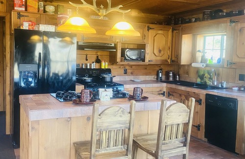 Mammoth Spring Cabin | Guest Rated 10/10: Shipp's Landing - Cozy Water Retreat