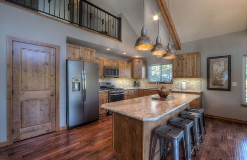Nemo Cabin | Experience Shiprock Cabin: 3BR Retreat with Fire Table