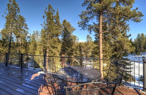 Nemo Cabin | Experience Shiprock Cabin: 3BR Retreat with Fire Table