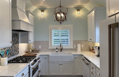 Deltaville House | Experience Ships Watch: Waterfront Views & Family-Friendly Amenities