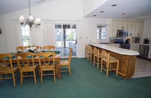 Duck House | Relaxing Getaway at Ships Watch Resort with Ocean Views