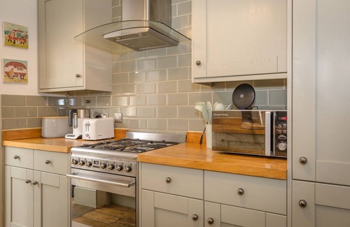 Meads Apartment | Premier Shipside Patio Garden Apartment in Meads Village