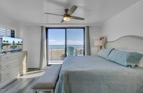 Isle of Palms House | Experience Relaxation at Shipwatch 308B with Pool & Hot Tub
