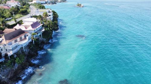 Tower Isle Apartment | Oceanfront Shipwatcher Studio with Mezzanine and Pool