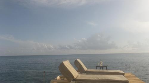 Tower Isle Apartment | Oceanfront Shipwatcher Studio with Mezzanine and Pool