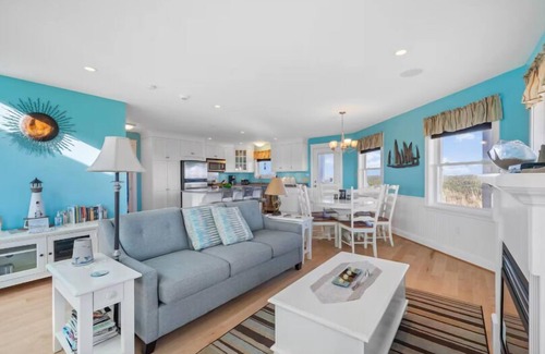 Selkirk House | Shipwreck Point with Beach Access