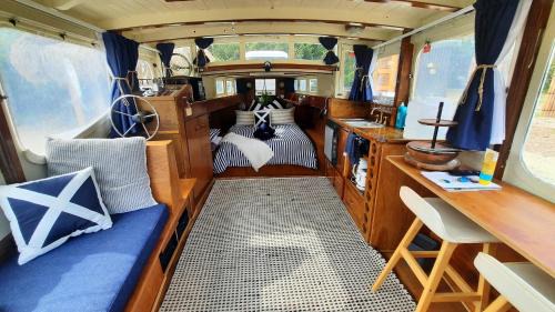 Fingal Bed & Breakfast | Family-Friendly Getaway at Shipwrecked Oasis Awaits You