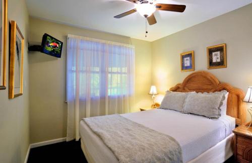 Truman Annex Apartment | Relax at Shipyard Perch - 4-Star Stay with Pool Access