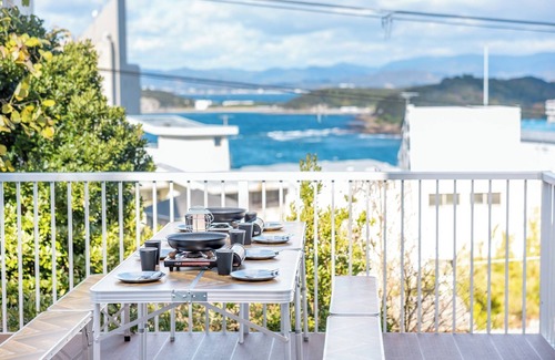 Tsubaki Onsen House | Beachfront Shirahama House with Family Amenities & Kitchen