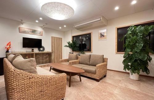 Shirahama House | Family-Friendly Stay at 白浜の宿 蘭 with Breakfast Included