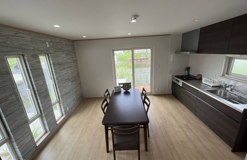 Shirahama House | Shirahamakashibesso: Family-Friendly Retreat with Hot Tub