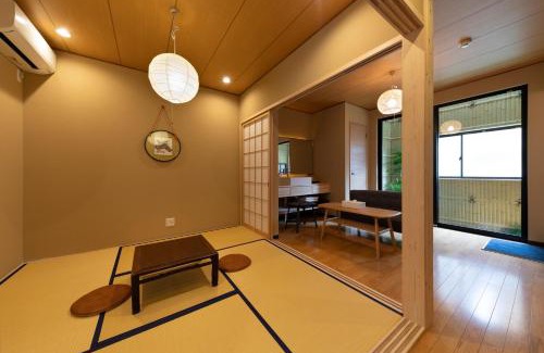 Naniwa Villa | Family-Friendly Shirakabanoyado - Shiokusa with Great Ratings