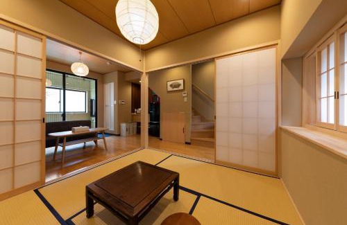 Naniwa Villa | Family-Friendly Shirakabanoyado - Shiokusa with Great Ratings