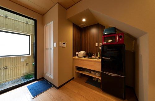 Naniwa Villa | Family-Friendly Shirakabanoyado - Shiokusa with Great Ratings