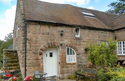 Crich House | Pet-Friendly Shire Cottage: Guest Rated 9.5/10